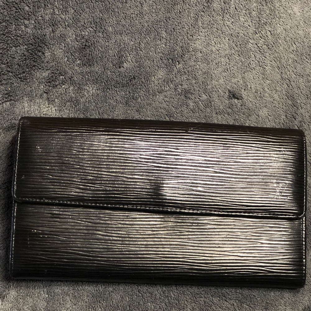 Louis Vuitton Long wallet BiFold EPI Leather